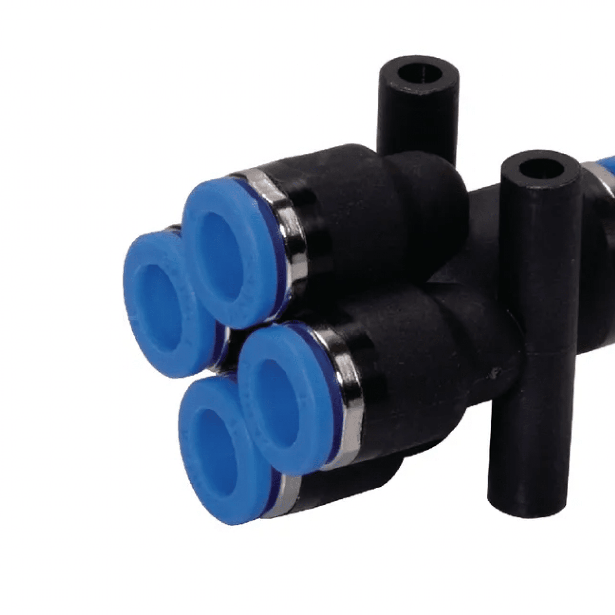 GK/TMC86666P 4-násobný redukčný nástrč.rozdeľovač